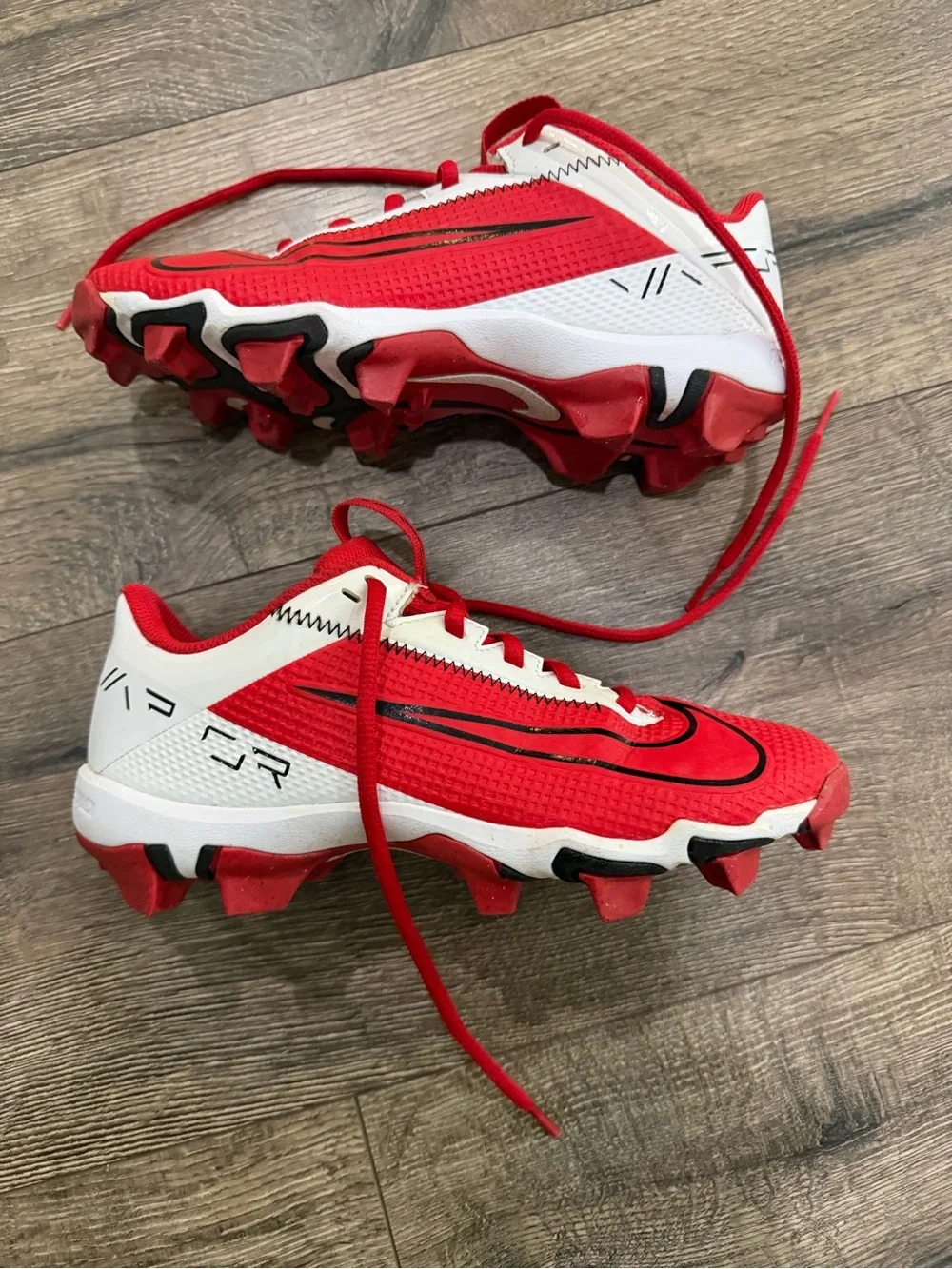 Nike Kids Red and White Baseball Vapor Cleats